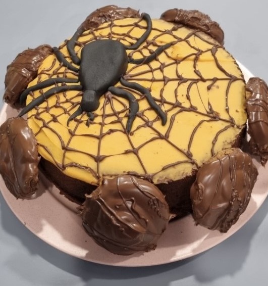 Patients at Langdon create Halloween cakes